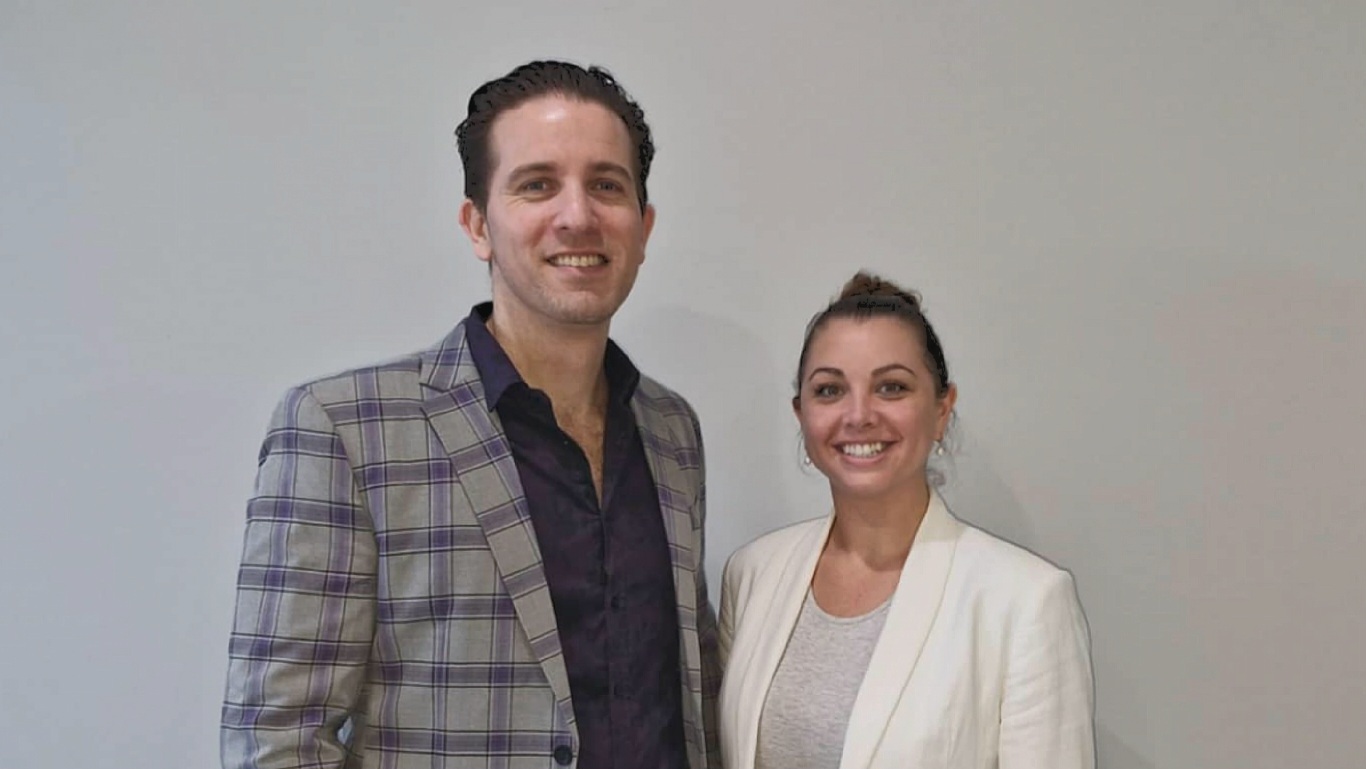 Photo of hypnotherapists Greg Thompson and Rebecca Doughty